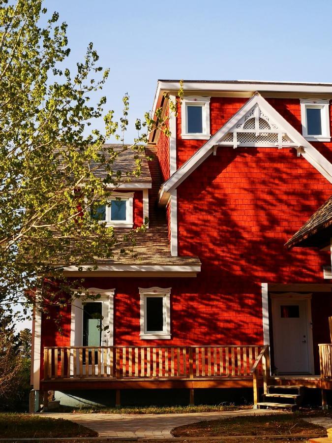 Au Cachalot Cache Le Gite Hotel Tadoussac Exterior photo