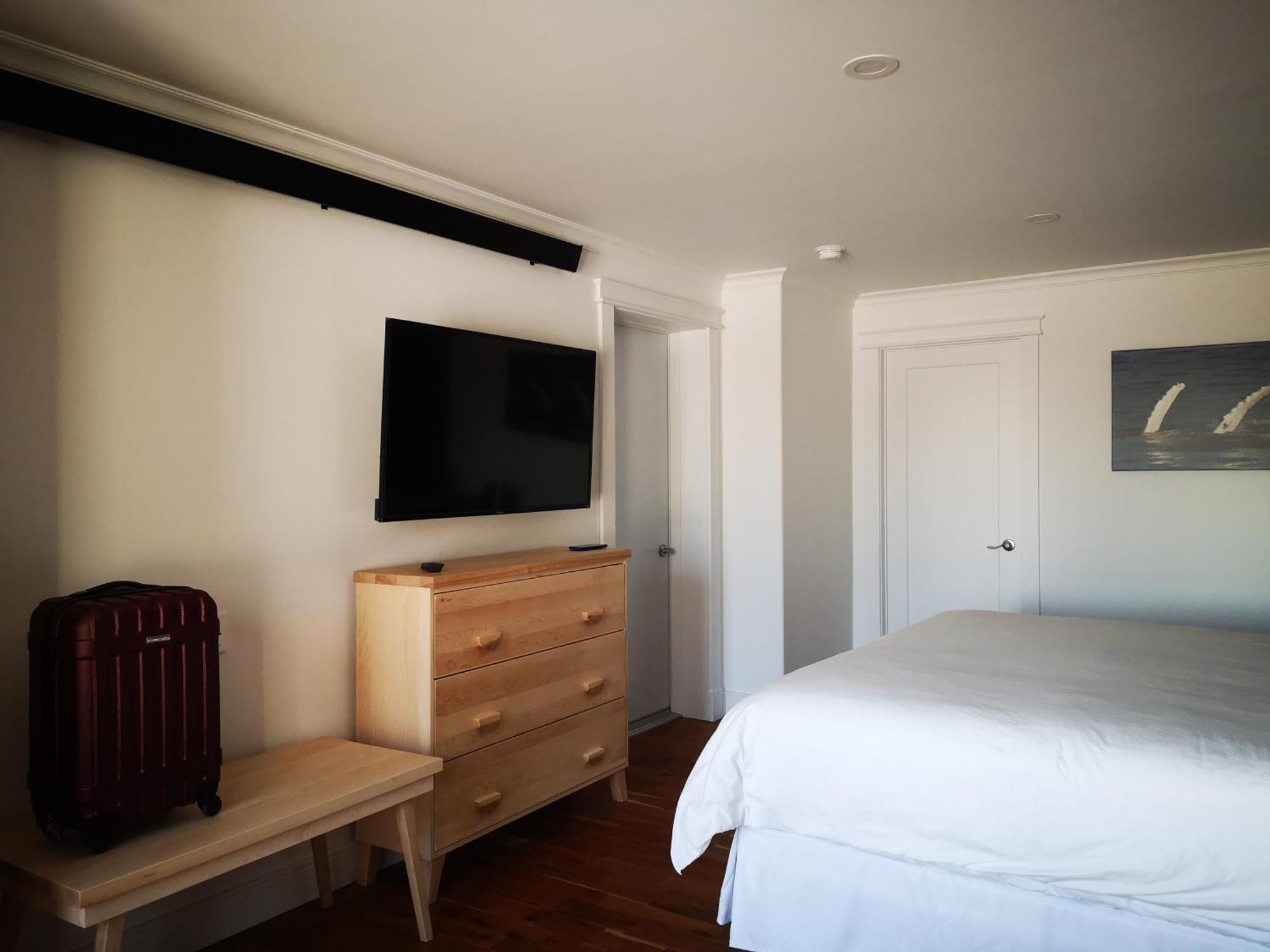 Au Cachalot Cache Le Gite Hotel Tadoussac Room photo